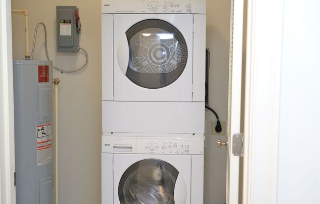 1 bed, 1 bath, 820 sqft, $1,655, Unit Ste #302