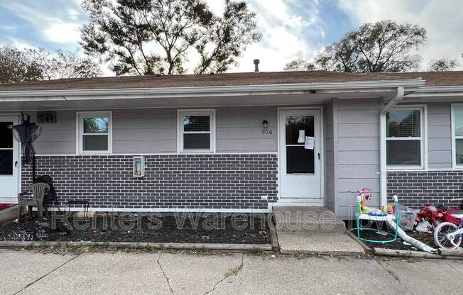 906 SE 10 ST