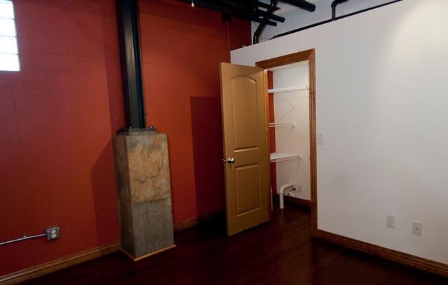 2 beds, 1 bath, 950 sqft, $1,150, Unit AW L-10