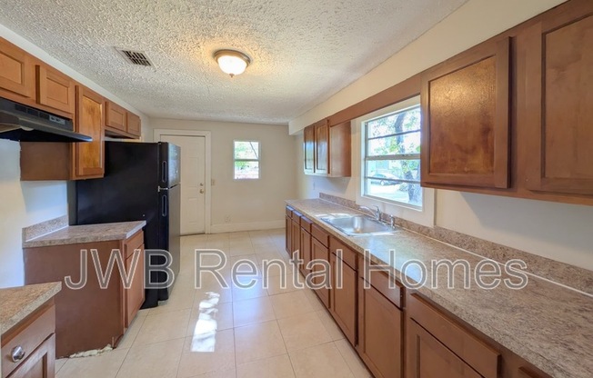 1539 13 ST W