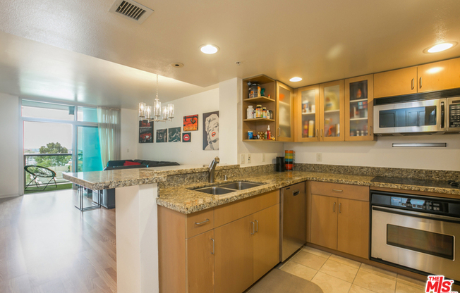 1 bed, 1 bath, 946 sqft, $3,950, Unit 614