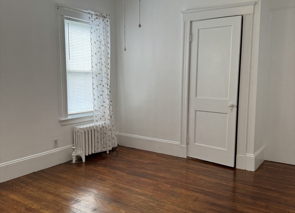 1 bed, 1 bath, 700 sqft, $2,300, Unit 1