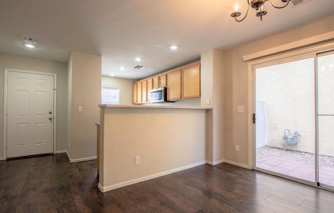 CHARMING 3BD/2BTH 2-STORY HOME!!!