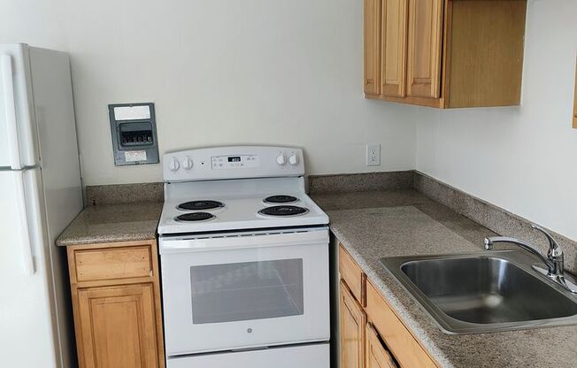 Studio, 1 bath, $1,275, Unit 306