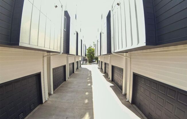 New Beautiful Townhome Great Location
