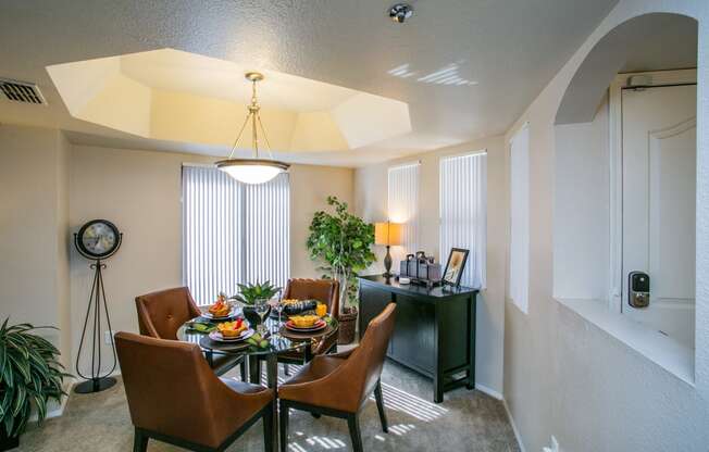South Scottsdale Apartments with Dining Room Area