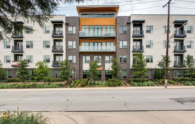 1 bed, 1 bath, 588 sqft, $1,371, Unit 4013