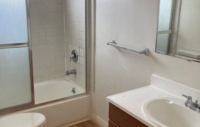 1 bed, 1 bath, $1,945, Unit E