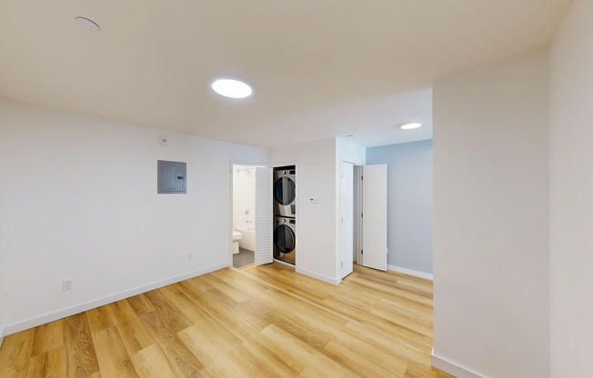 2425 BUCHANAN
