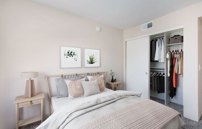 2 beds, 1 bath, 925 sqft, $1,349, Unit 10208