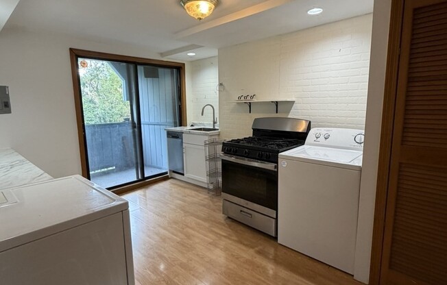 837 5 E 2 ST