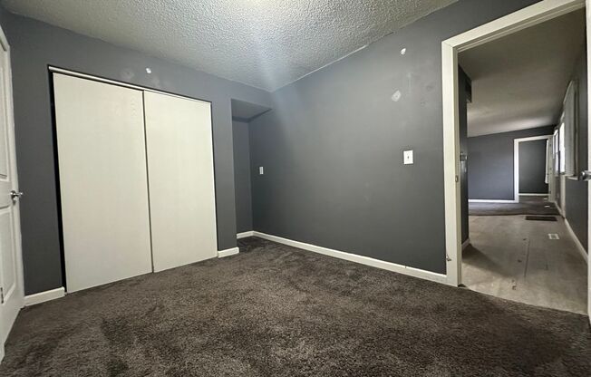 2 beds, 1 bath, 882 sqft, $750, Unit #3