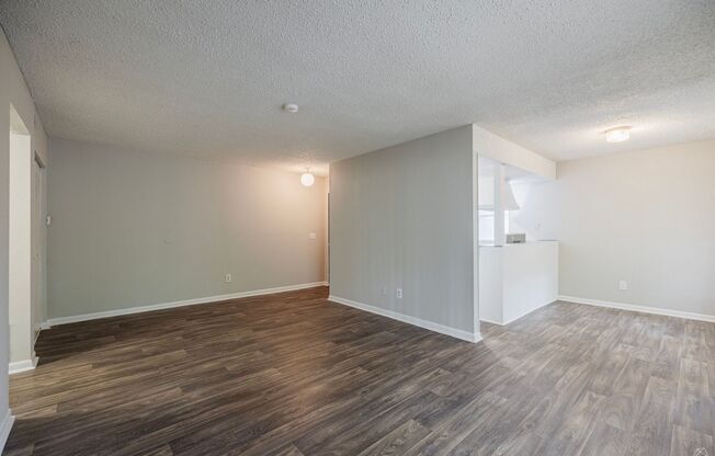 1 bed, 1 bath, 700 sqft, $875, Unit 1-10T