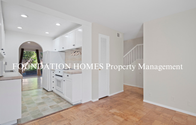 Bright & Tranquil End Unit!  A/C! Parking! Community Pool! FOUNDATION