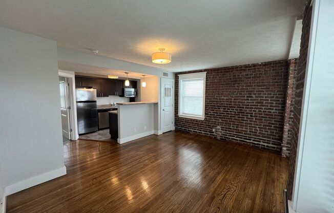 1 bed, 1 bath, 650 sqft, $1,295, Unit Unit 301 A650 Corner Unit w/Nook and Downtown View