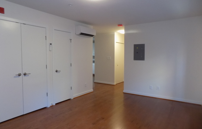 For Rent: Downtown Elegance at 605 Park Ave– Your Urban Haven Awaits!