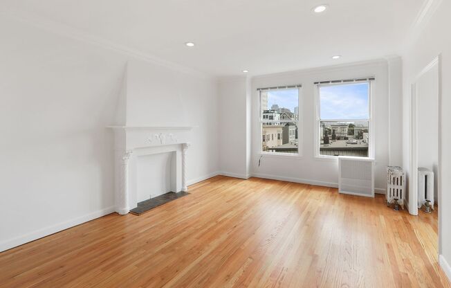 Russian Hill: Remodeled Kit/Bath, Formal Dining Room, Golden Gate Bridge View, FREE Utilities & Shared Patio