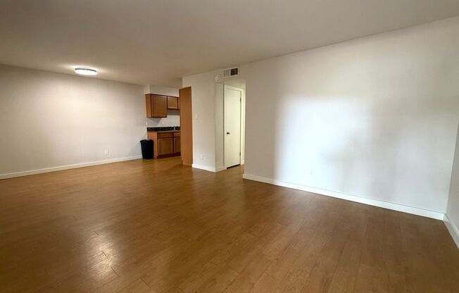 2 beds, 1 bath, 900 sqft, $1,145, Unit LAW13-106