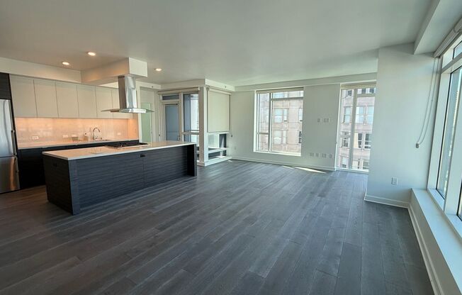 EPIC REA - Live at The Rockwell - View Corner Condo/2 BR/2 BA/Pkg/Amenities
