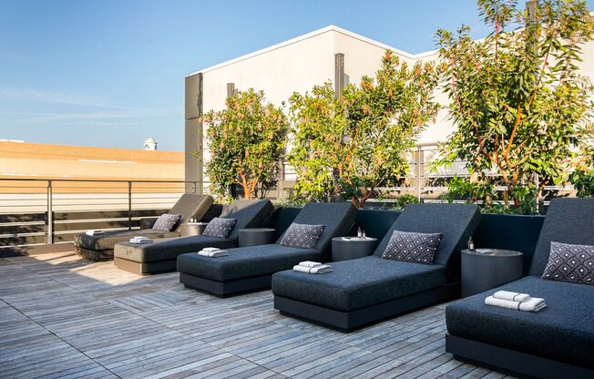 Studio, 1 bath, 553 sqft, $3,185, Unit 401