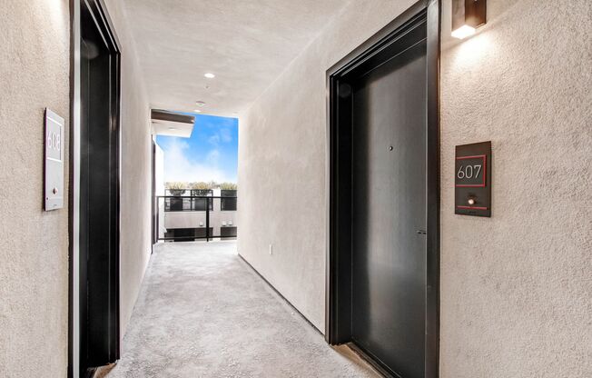 Studio, 1 bath, 470 sqft, $2,599, Unit 607