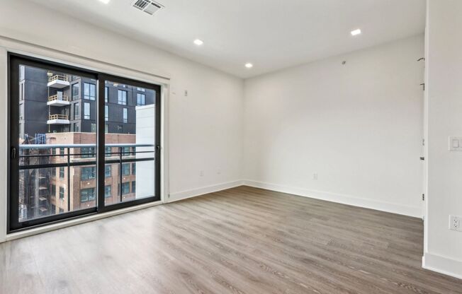 Studio, 1 bath, 545 sqft, $2,050, Unit 406