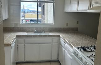 Two Bedroom Apartment For Rent in Ontario