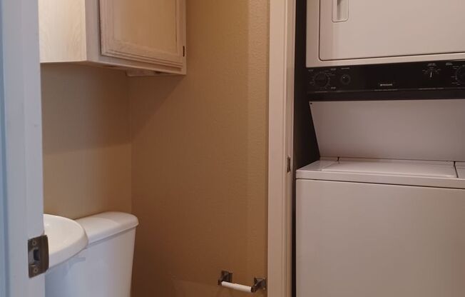 1 bed, 1.5 baths, $675, Unit 14