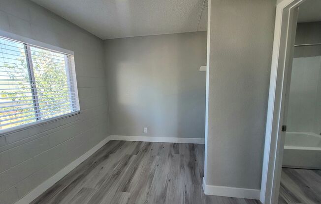 1 bed, 1 bath, 400 sqft, $1,005.5, Unit #10