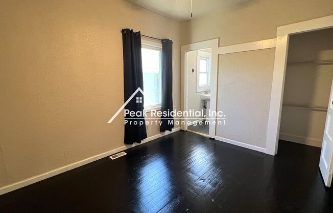 2 beds, 1 bath, $2,195