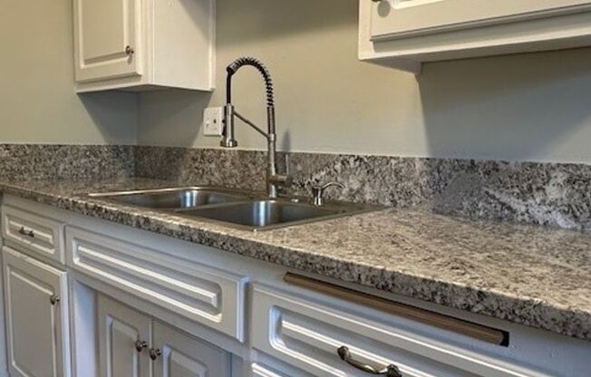 River Road Apartments