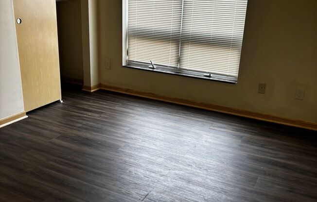 2 beds, 1 bath, 1,080 sqft, $999, Unit PHV - 306