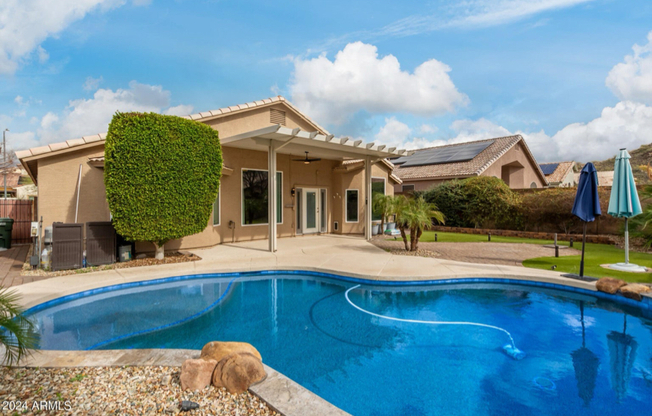 1505 E WAHALLA LN