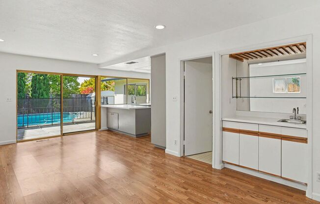 3 beds, 2.5 baths, $7,500