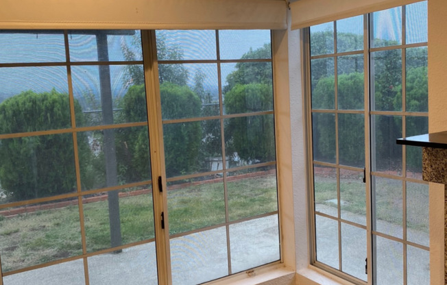 4 beds, 2.5 baths, $4,950