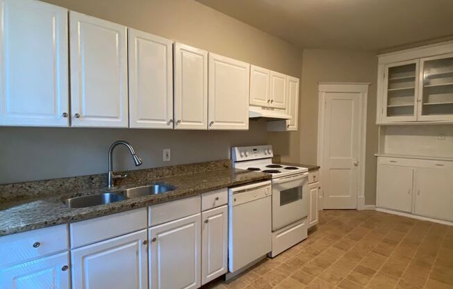 SPACIOUS 4 Bed 2 Bath House!