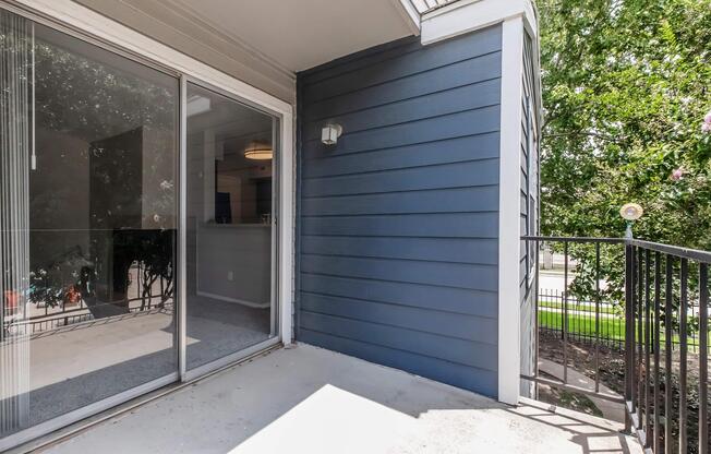 2 beds, 2 baths, 924 sqft, $1,090