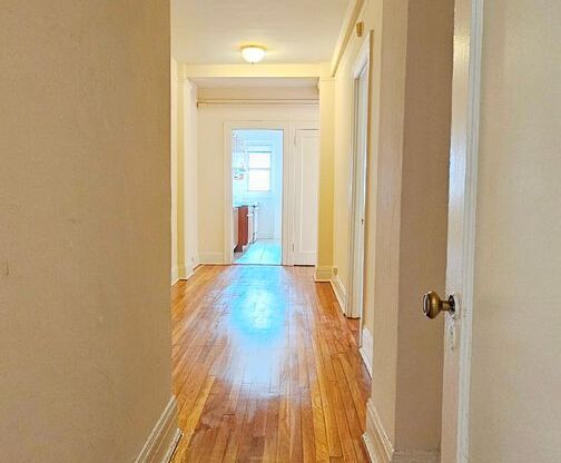 2 beds, 2 baths, 775 sqft, $1,975, Unit 210