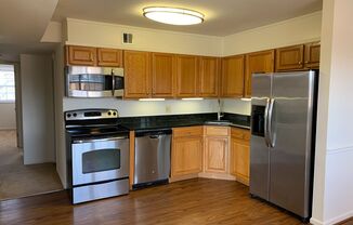 2 beds, 1 bath, 863 sqft, $2,025, Unit 5335 #6