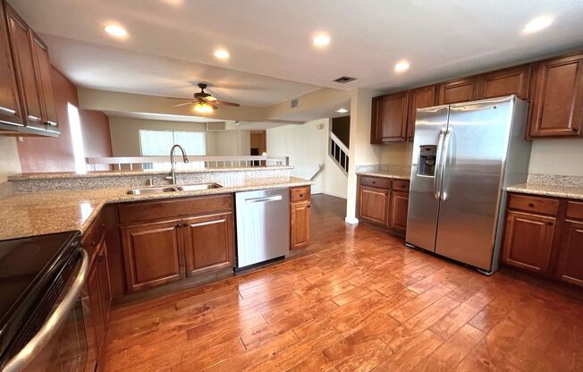 Great townhome in Del Cerro!