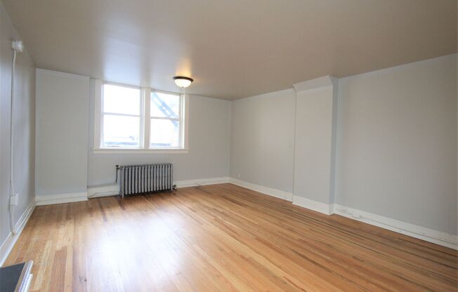 Studio, 1 bath, 404 sqft, $950, Unit B5