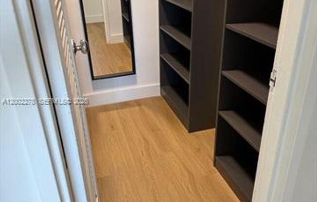2 beds, 2 baths, 1,040 sqft, $3,600, Unit 5700 Collins Ave # 15H