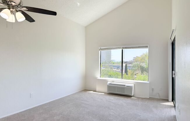 2 beds, 2 baths, 900 sqft, $2,600, Unit 415