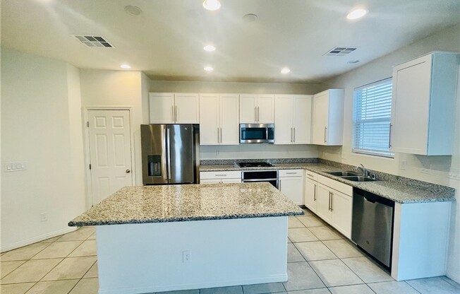 781 ARIEL HTS