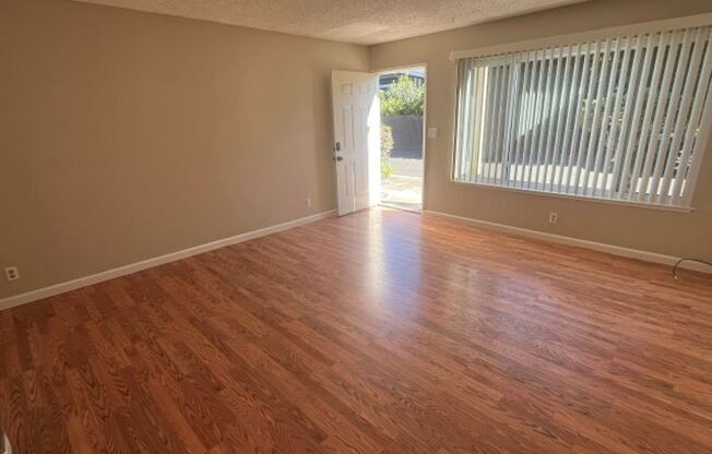 2-Thornton Ave 4560
