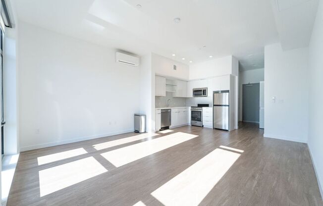 Studio, 1 bath, 437 sqft, $2,695, Unit 209