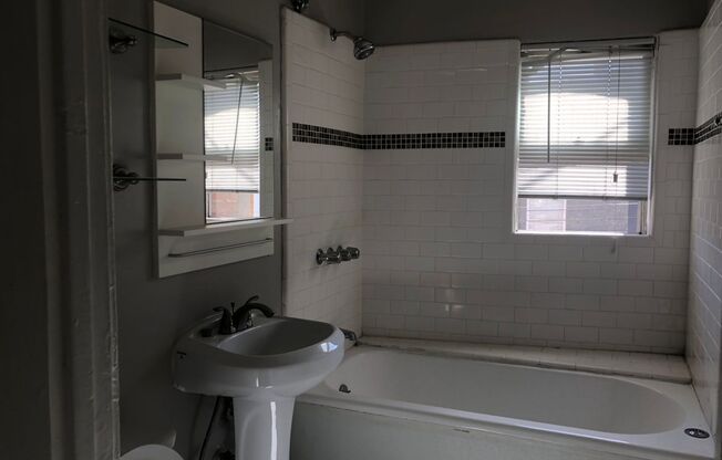 Studio, 1 bath, 275 sqft, $1,359, Unit 103
