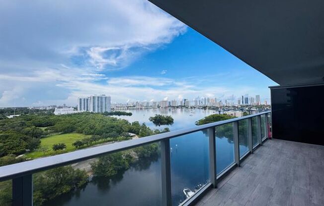 2 beds, 2 baths, $3,750, Unit # 1204