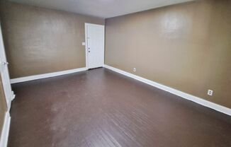 2 beds, 1 bath, 750 sqft, $985, Unit Unit E