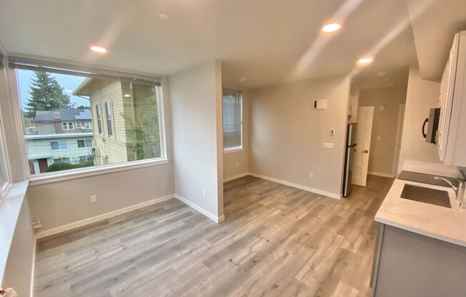 1 bed, 1 bath, 350 sqft, $1,595, Unit 201